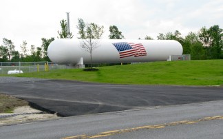 No perimeter fence and no vehicle barriers in front of the Long Energy propane tank - Duanesburg NY - 06Jul2011